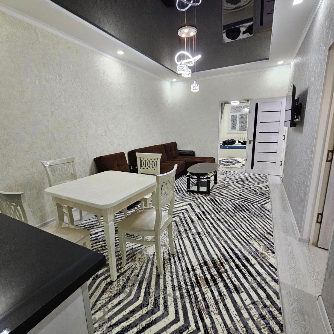2-Х Комнатная Квартира Tașkent Exterior foto